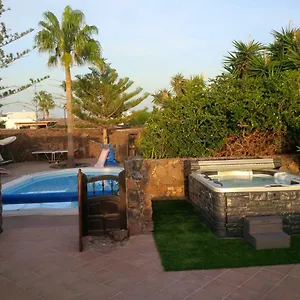 villa-piscine-jacuzzi-puerto-del-carmen.in-canary-islands.com/